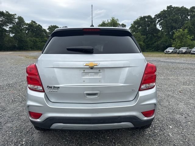 Used 2018 Chevrolet Trax LT w/ LT Convenience Package FWD image 2