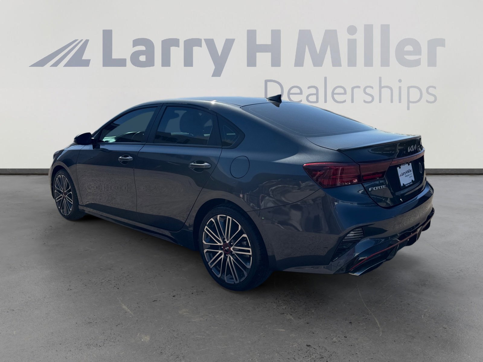 Used 2024 Kia Forte GT FWD image 3