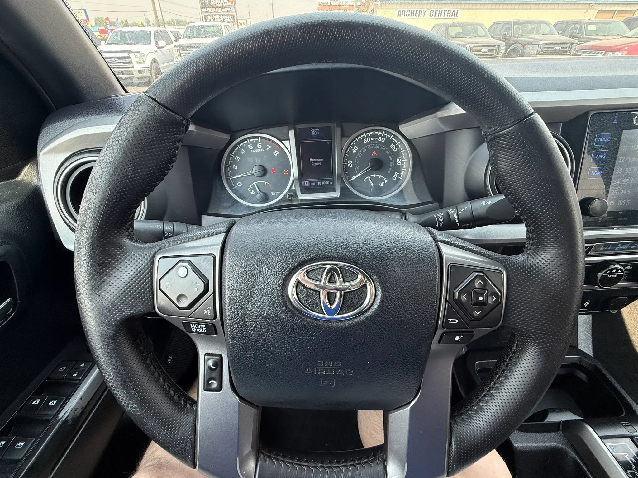 Used 2016 Toyota Tacoma Limited w/ Towing Package AWD/4WD image 10