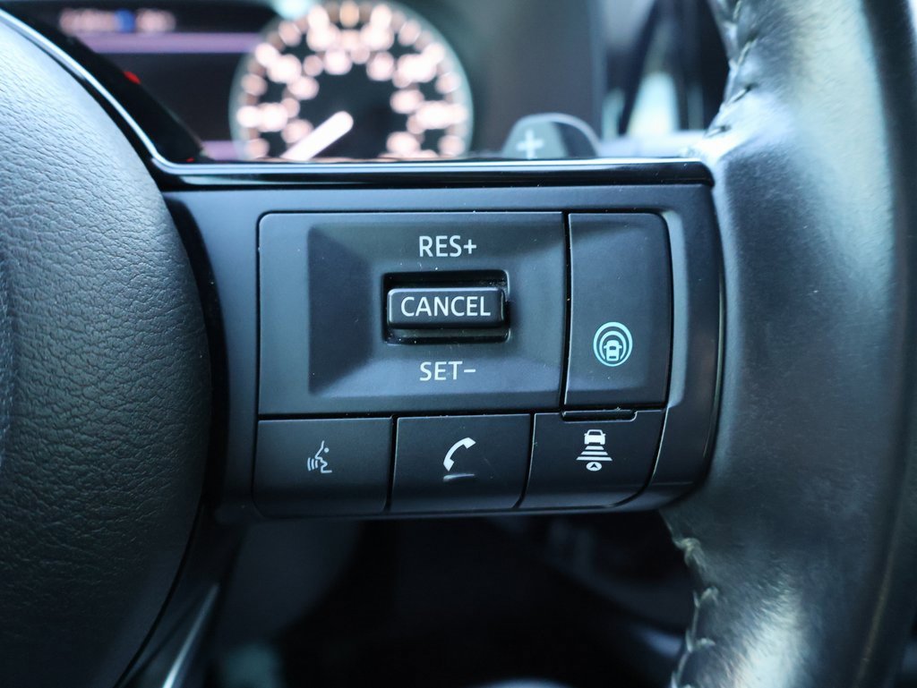 Used 2022 Nissan Pathfinder SV image 17