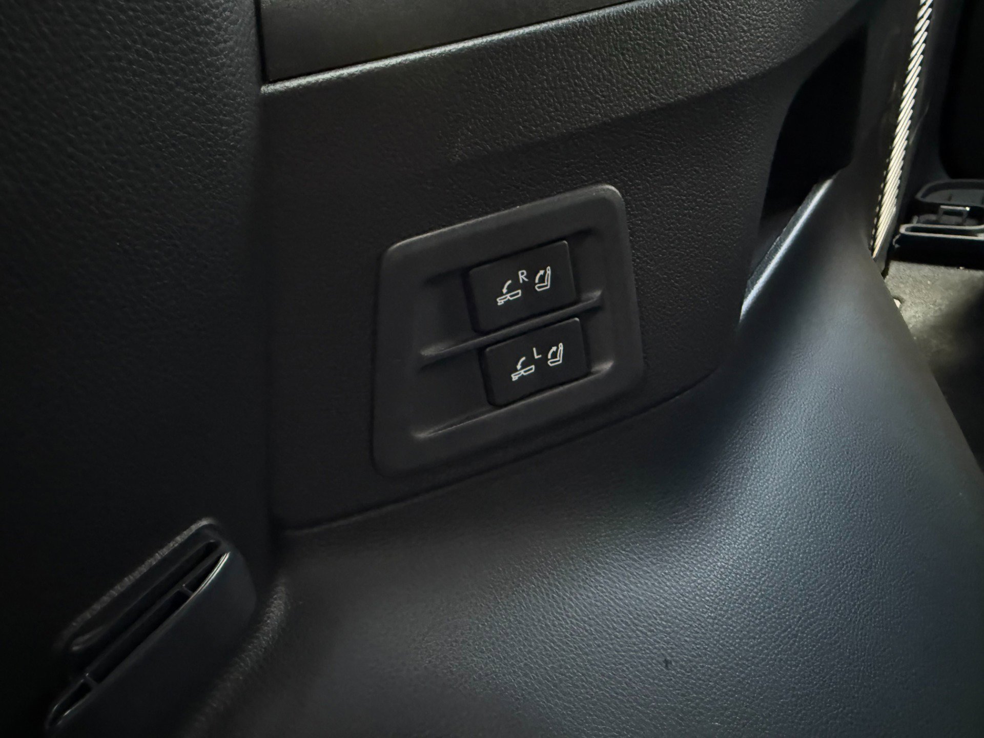 Used 2024 Lexus LX 600 F Sport image 28