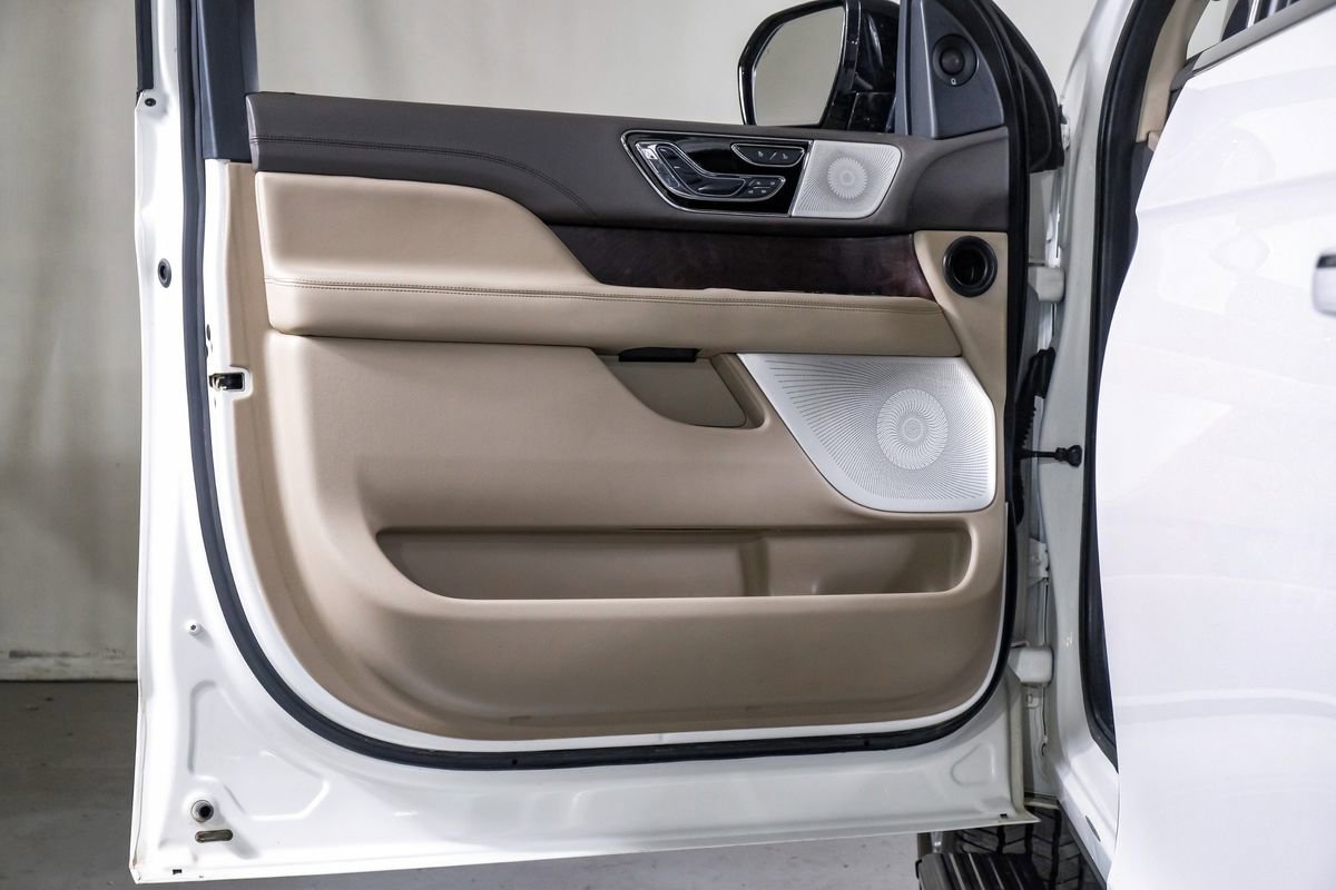 Used 2022 Lincoln Navigator L Reserve image 30