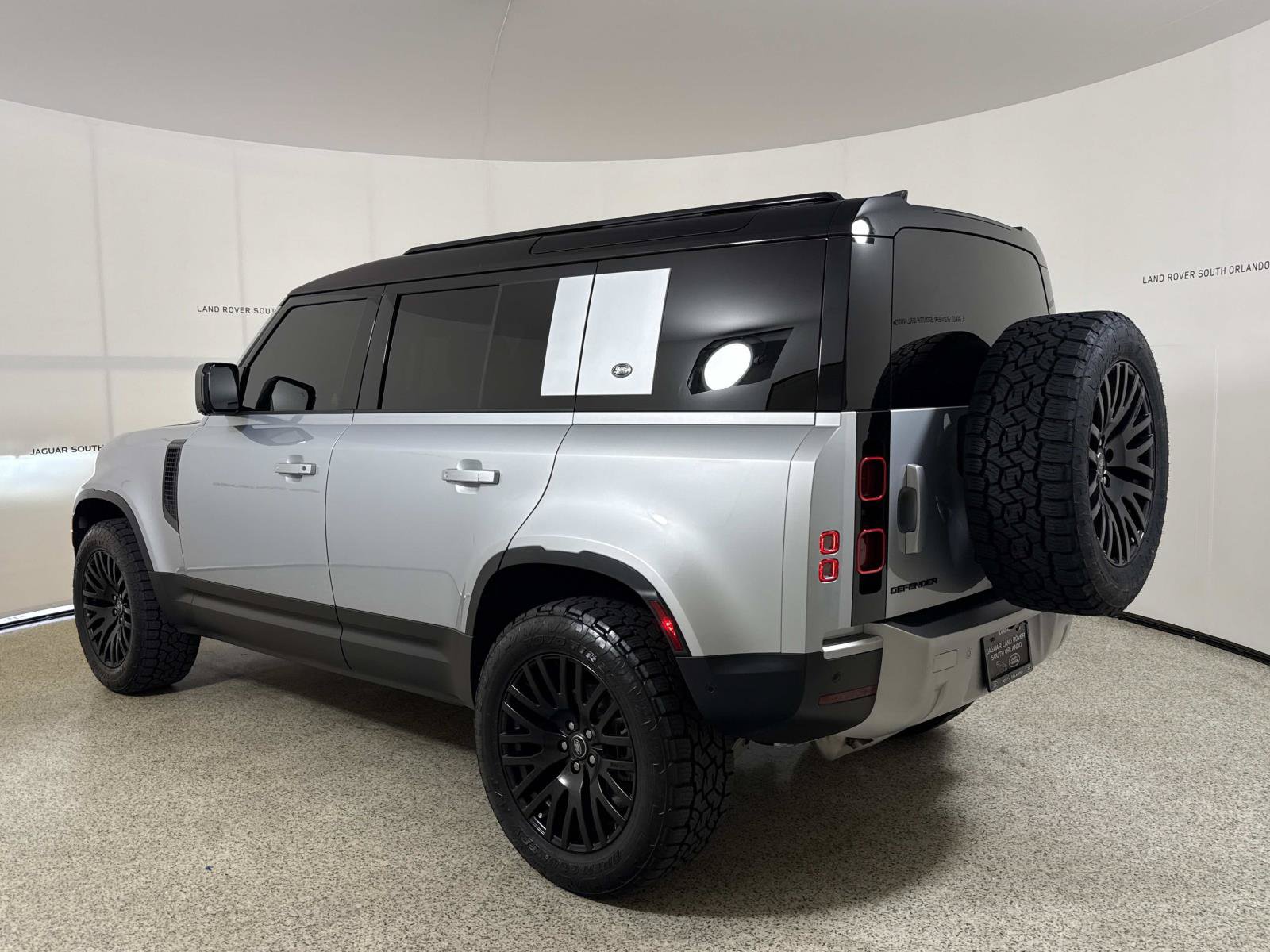 Used 2024 Land Rover Defender 110 S AWD/4WD image 3