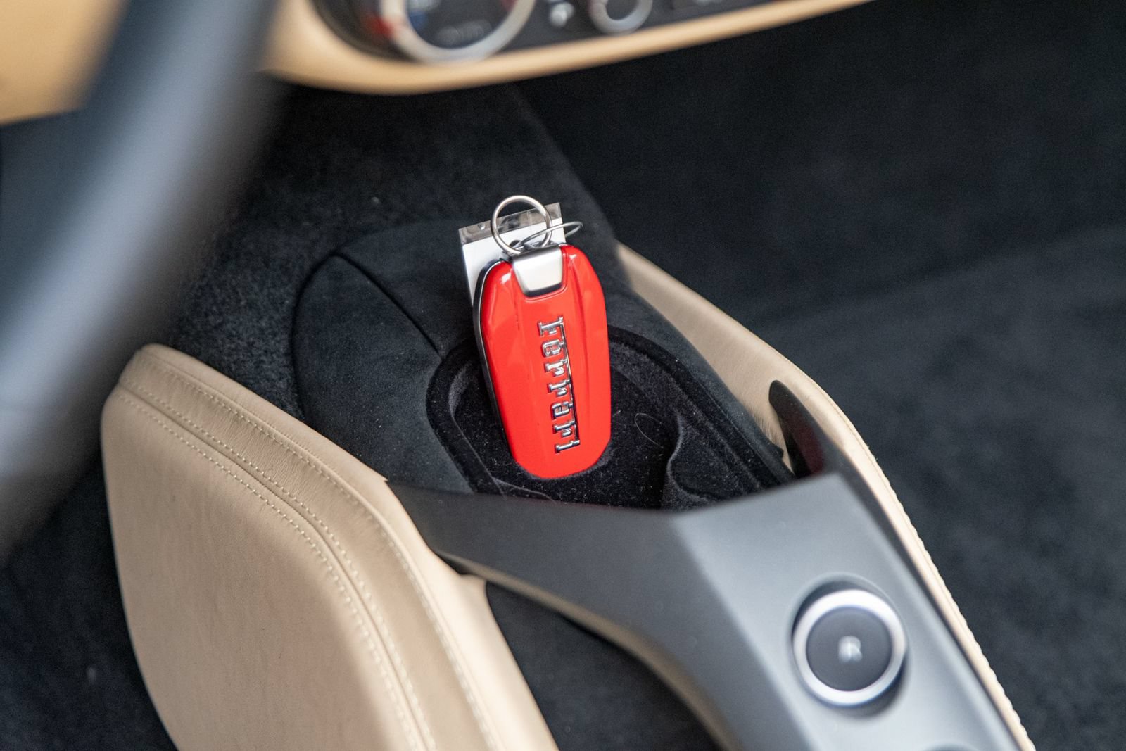 Used 2018 Ferrari 488 Spider RWD image 28