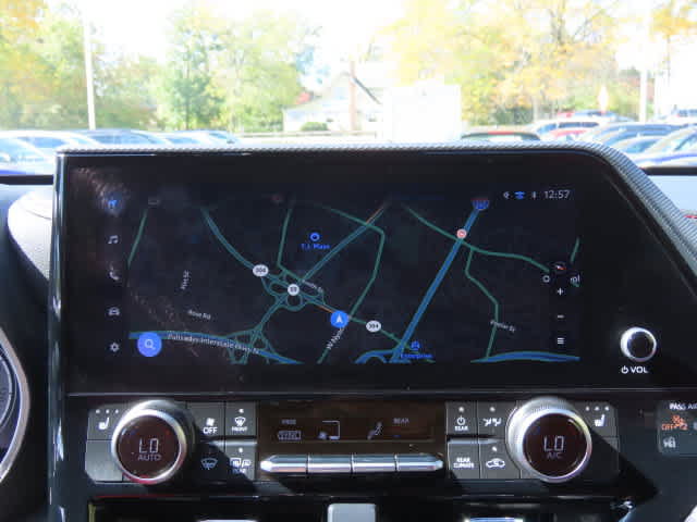 Used 2025 Toyota Highlander XSE AWD/4WD image 21