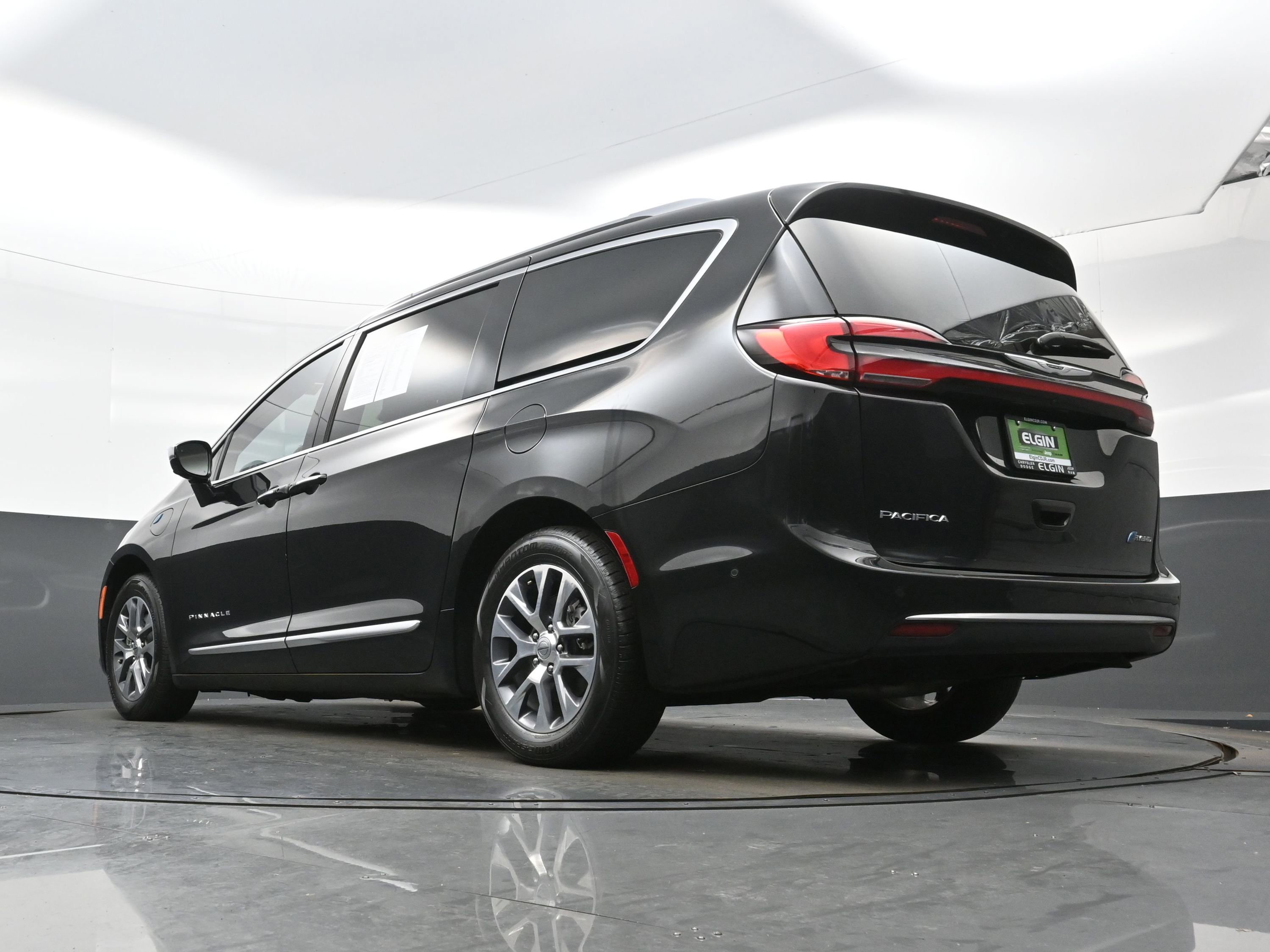 Used 2024 Chrysler Pacifica Pinnacle image 30