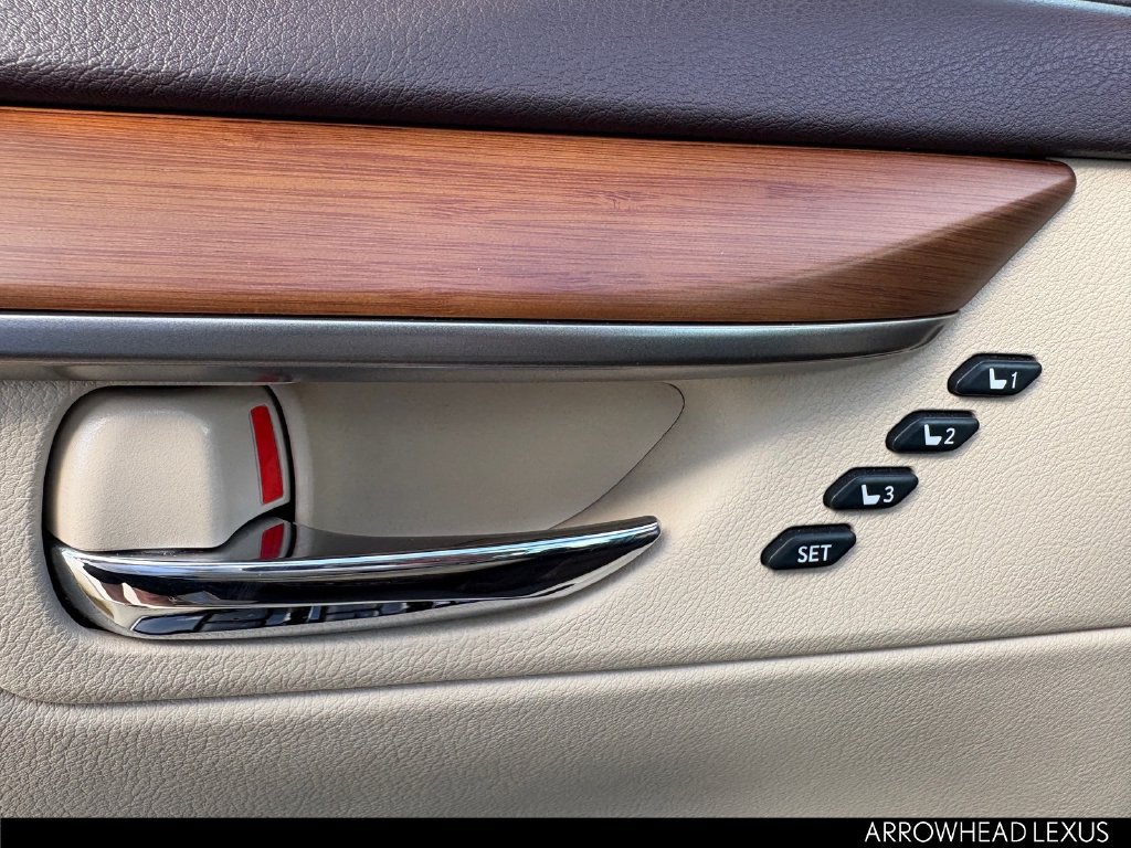 Used 2018 Lexus ES 300h w/ Luxury Package FWD image 17