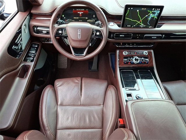 Used 2022 Lincoln Aviator Black Label w/ Class IV Trailer Tow Package image 11