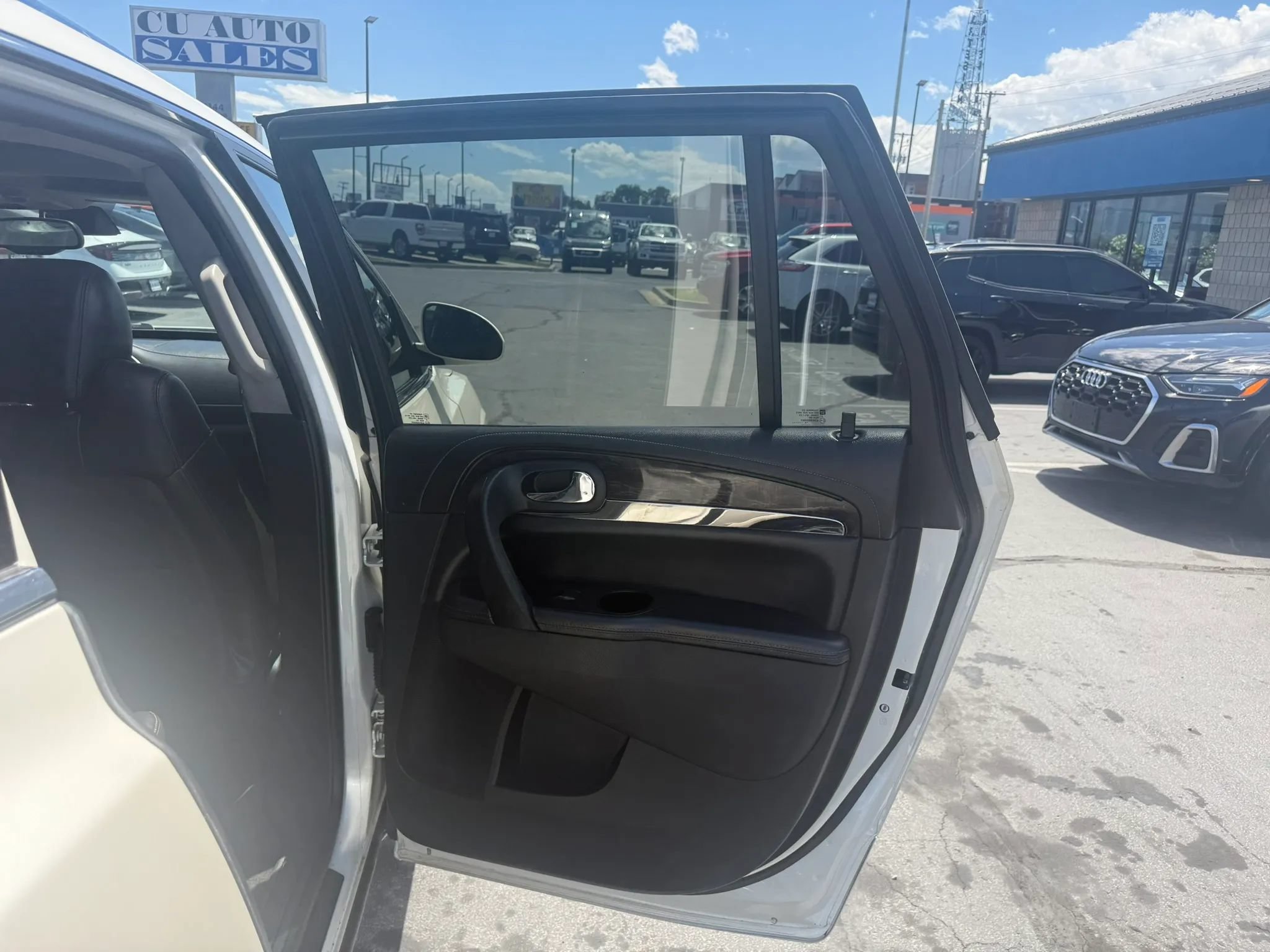 Used 2015 Buick Enclave Leather w/ Trailering Package AWD/4WD image 28