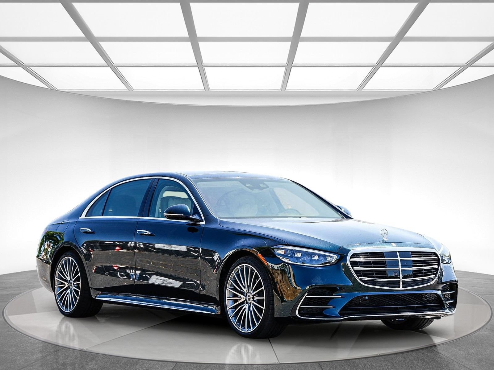 Certified 2024 Mercedes-Benz S 580 4MATIC Sedan image 5
