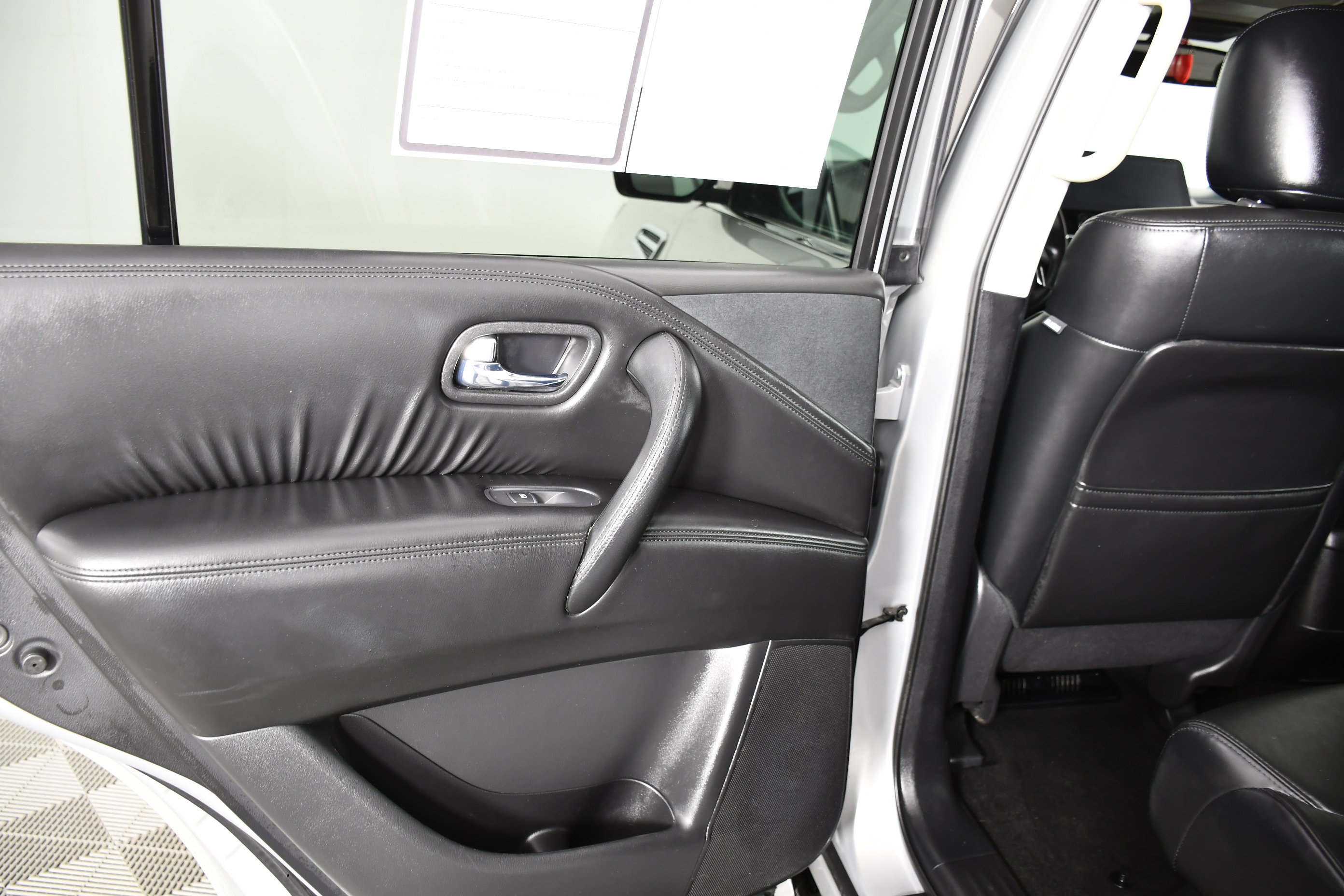 Used 2024 Nissan Armada SV image 48