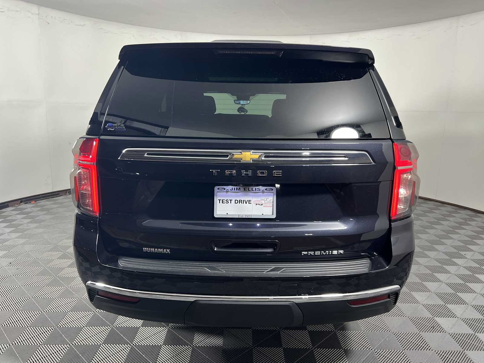 Used 2024 Chevrolet Tahoe Premier w/ Premium Package RWD image 6