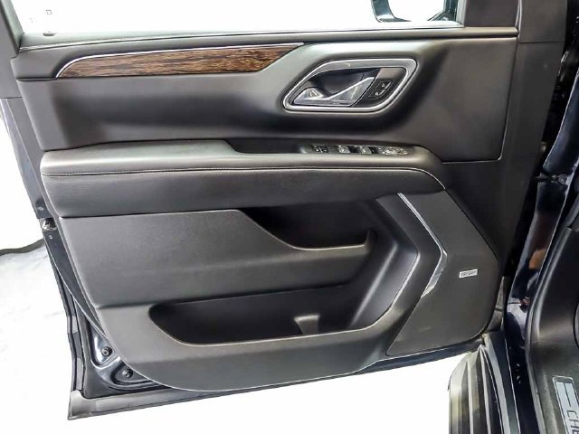 Used 2021 Chevrolet Tahoe Premier w/ Premium Package AWD/4WD image 31