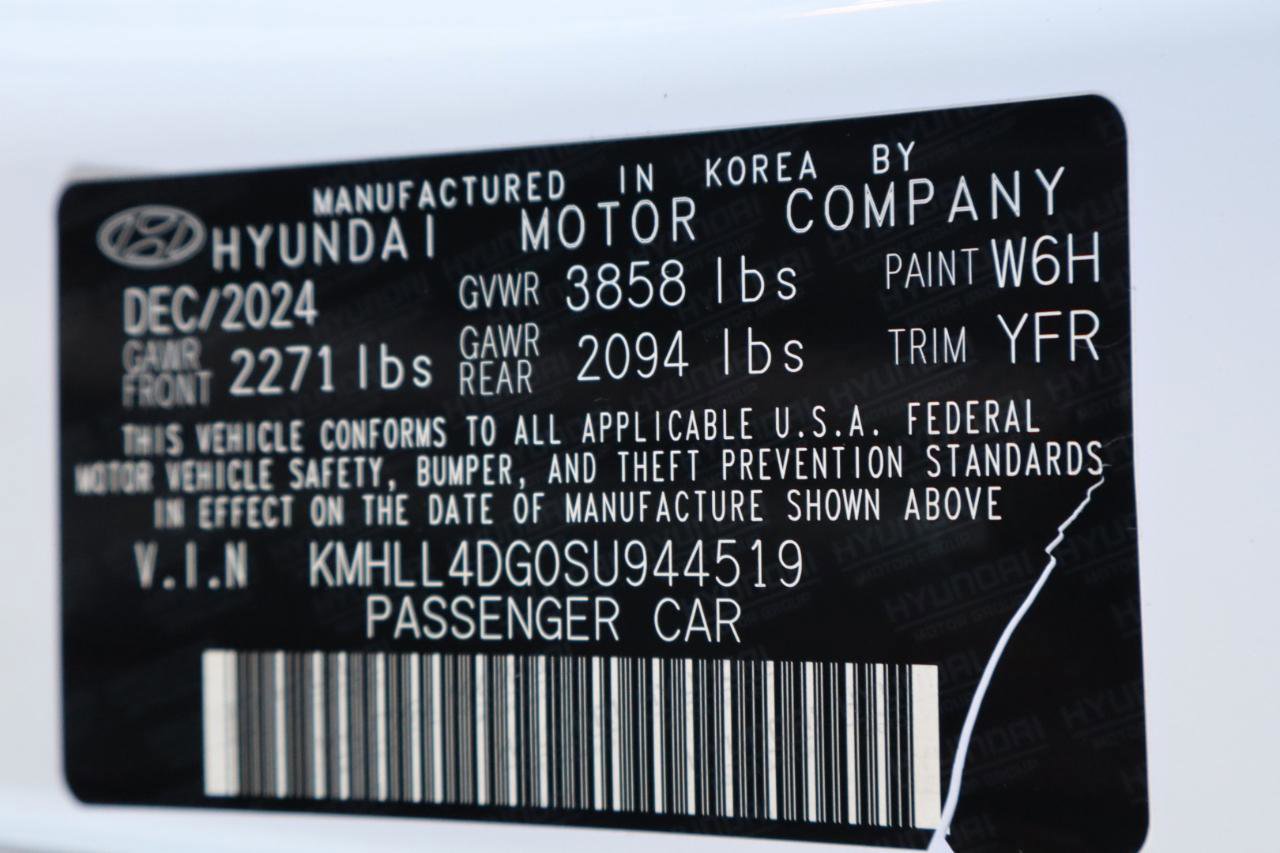 Used 2025 Hyundai Elantra SE image 46