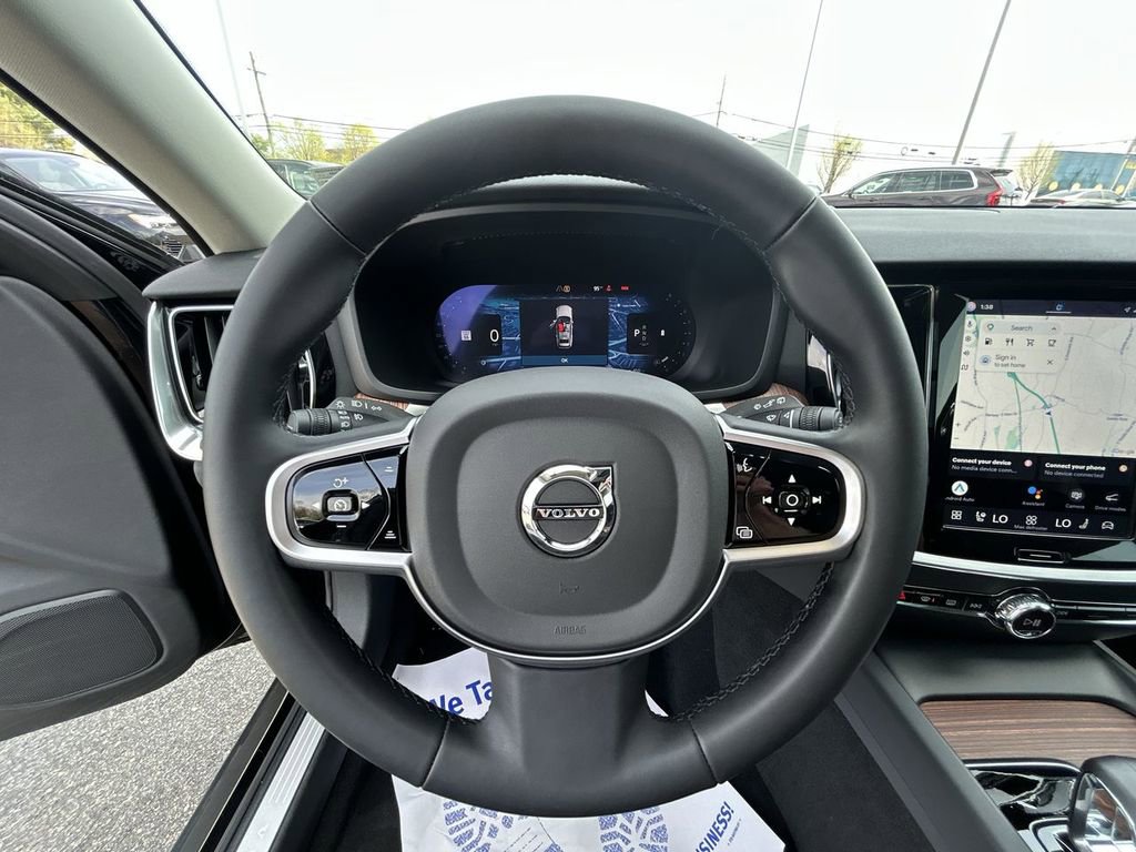 Used 2025 Volvo V60 B5 Cross Country Plus image 18