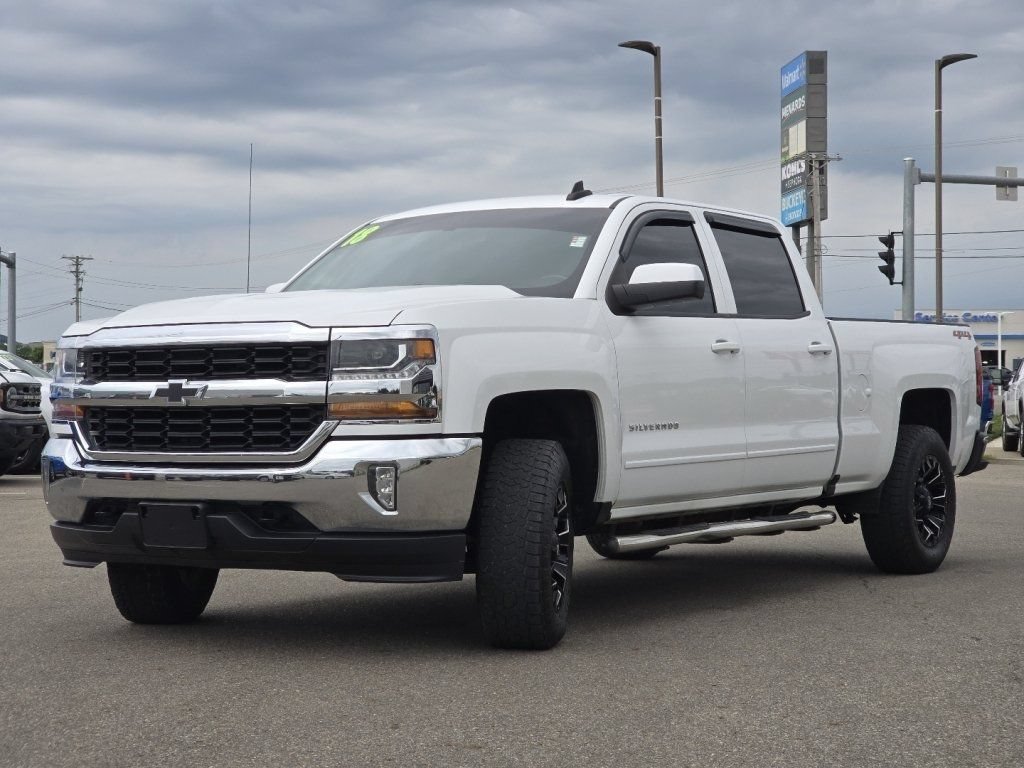 Used 2018 Chevrolet Silverado 1500 LT w/ All Star Edition AWD/4WD image 13