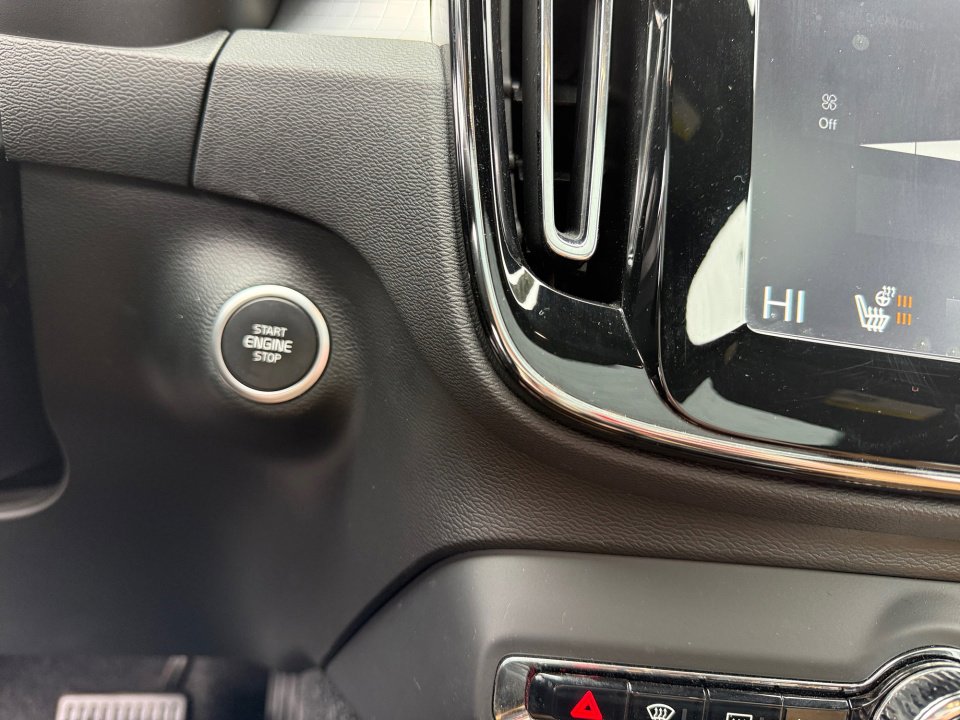 Used 2019 Volvo XC40 T5 Momentum image 20