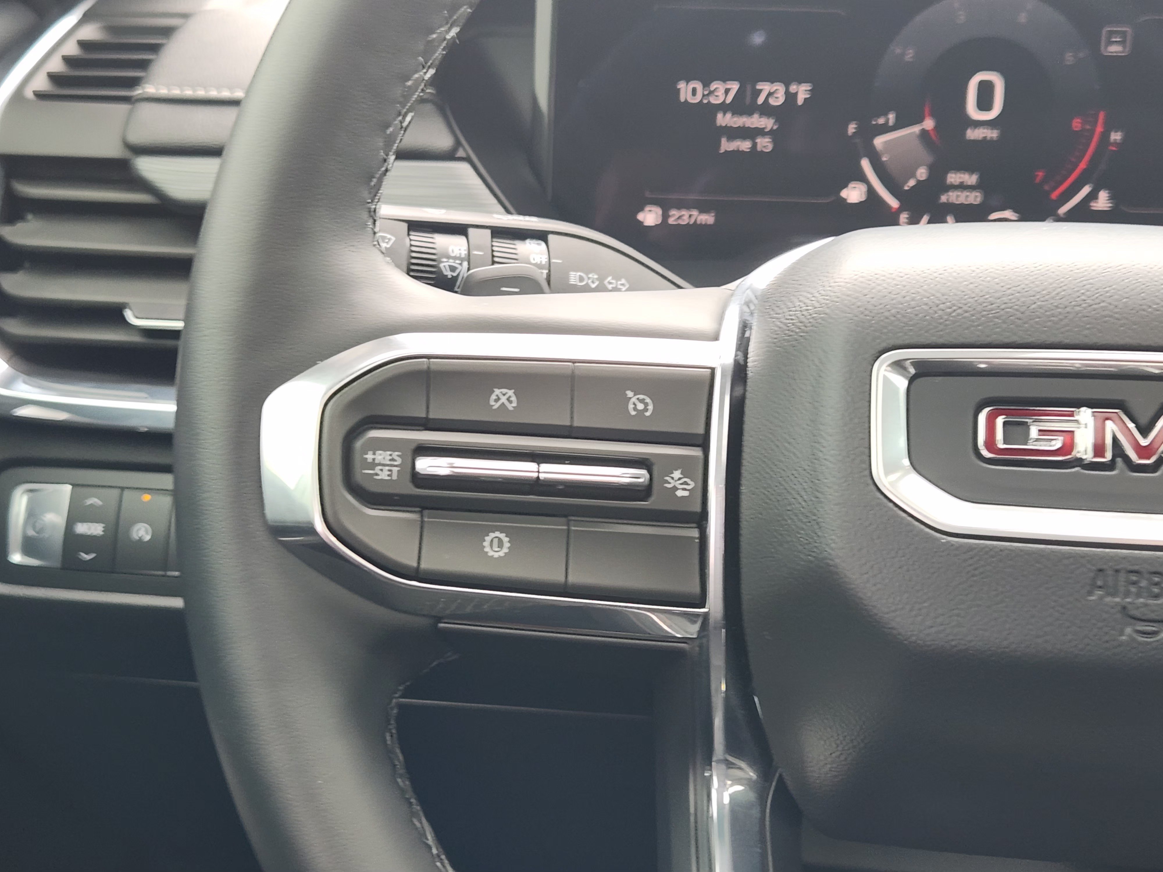 Used 2026 GMC Acadia Elevation w/ Black Edition FWD image 29