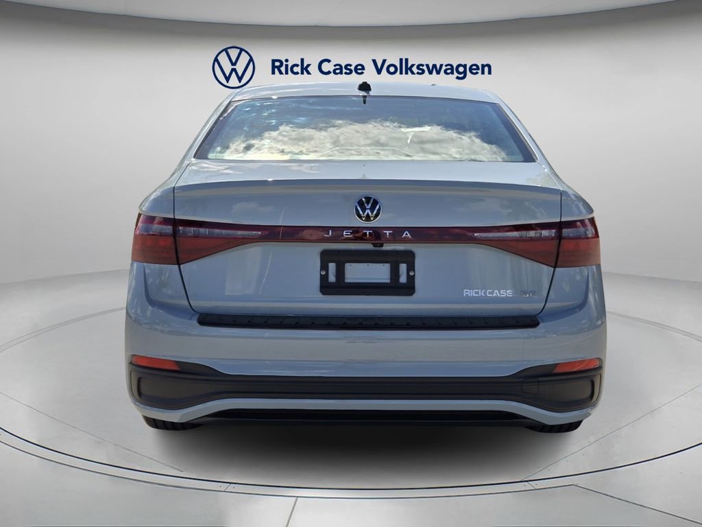 Certified 2025 Volkswagen Jetta SE w/ Sunroof Package image 5