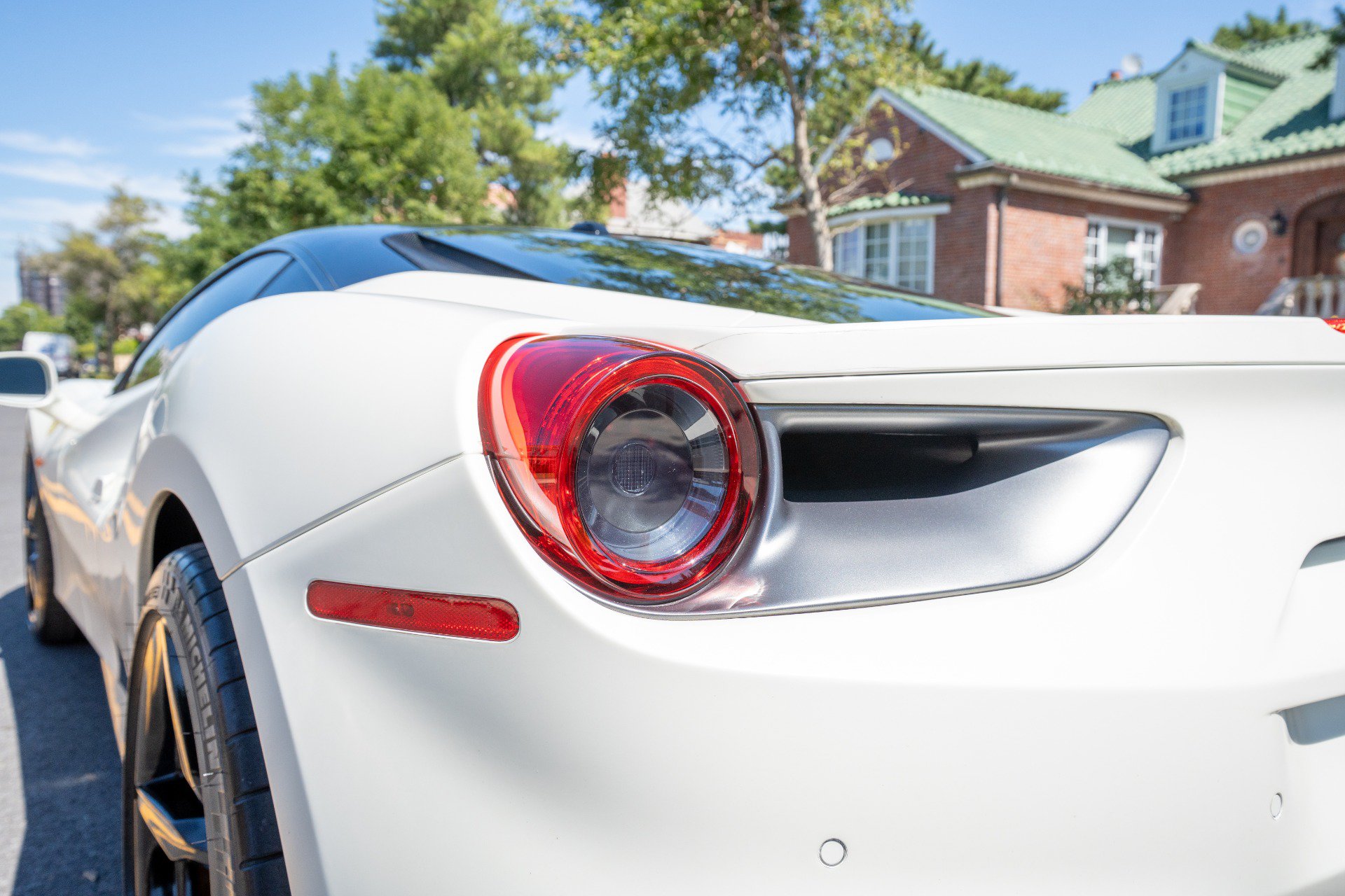 Used 2018 Ferrari 488 GTB RWD image 37