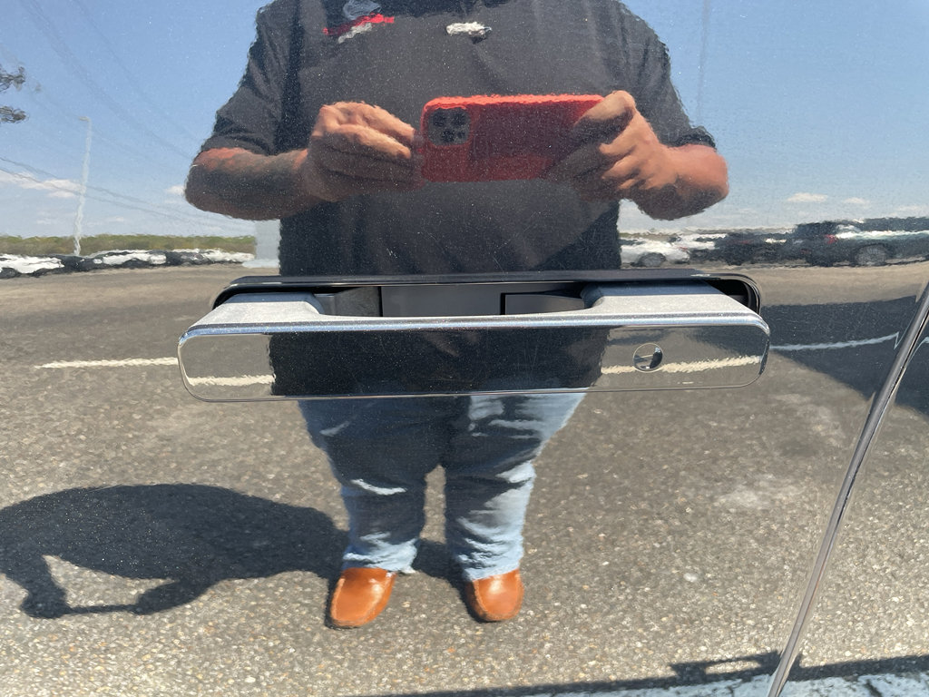 Used 2025 INFINITI QX80 Sensory image 7