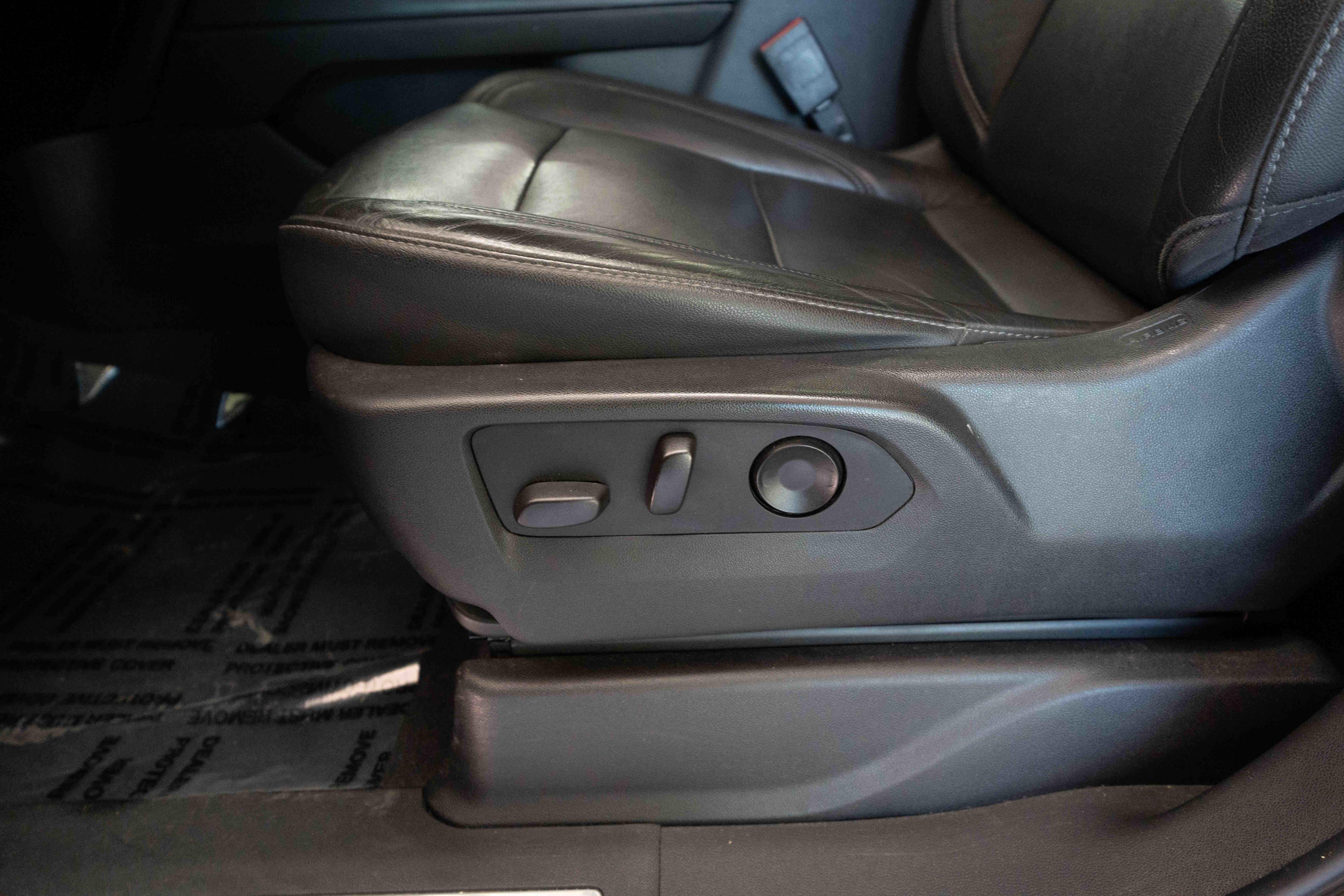 Used 2021 Chevrolet Tahoe Z71 w/ Z71 Signature Package AWD/4WD image 12