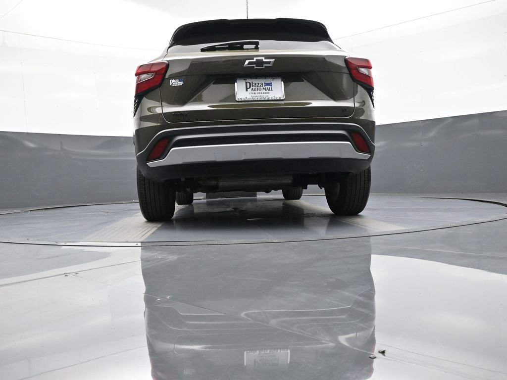 Used 2024 Chevrolet Trax LT w/ Driver Confidence Package image 29