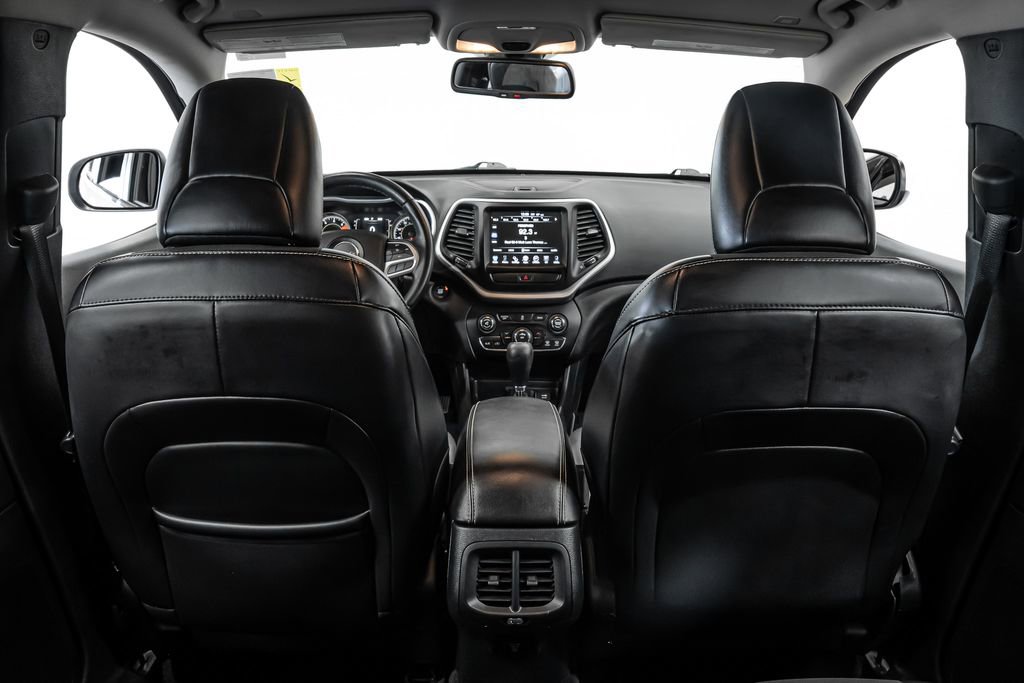 Used 2018 Jeep Cherokee Latitude Plus image 11