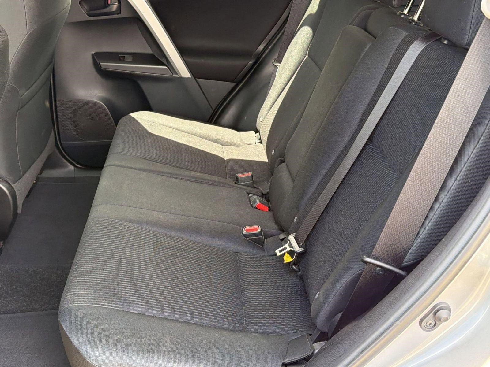 Used 2018 Toyota RAV4 LE image 13