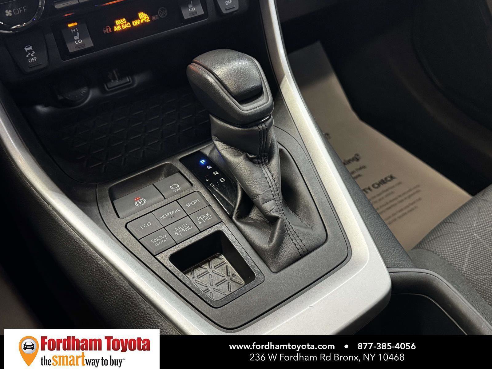 Used 2024 Toyota RAV4 XLE w/ Convenience Package image 27