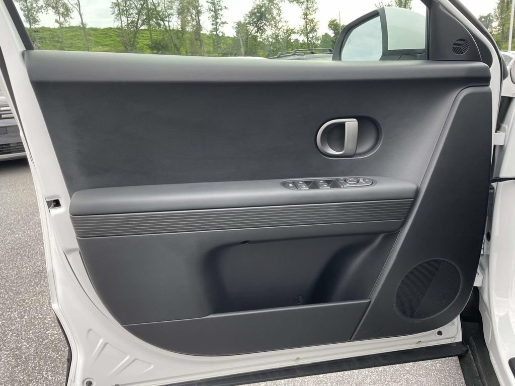 Certified 2025 Hyundai Ioniq 5 SEL RWD image 5