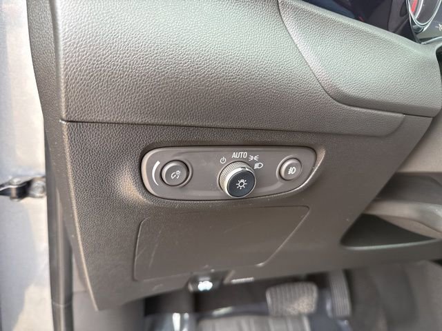 Used 2022 Buick Encore GX Essence w/ Experience Buick Package image 24