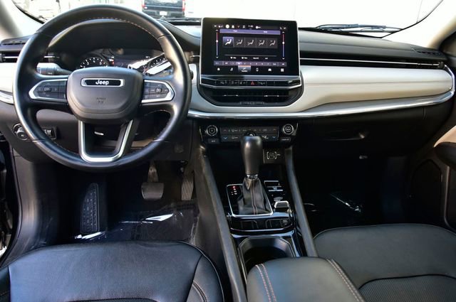 Used 2022 Jeep Compass Limited image 15