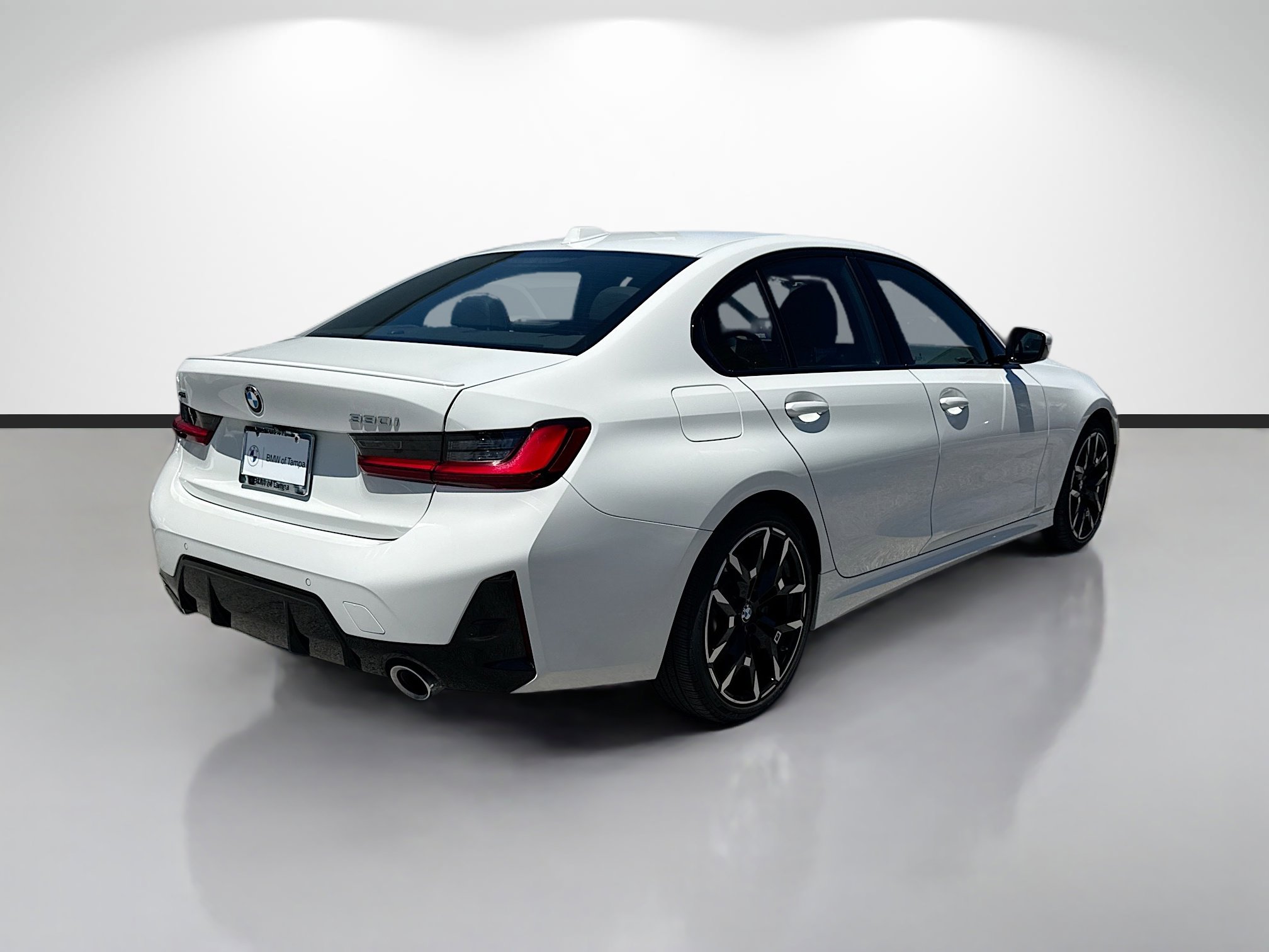 Used 2026 BMW 330i xDrive Sedan w/ M Sport Package AWD/4WD image 3