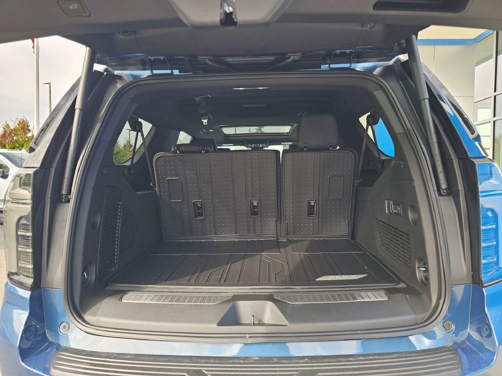 New 2026 Chevrolet Suburban Premier AWD/4WD image 16