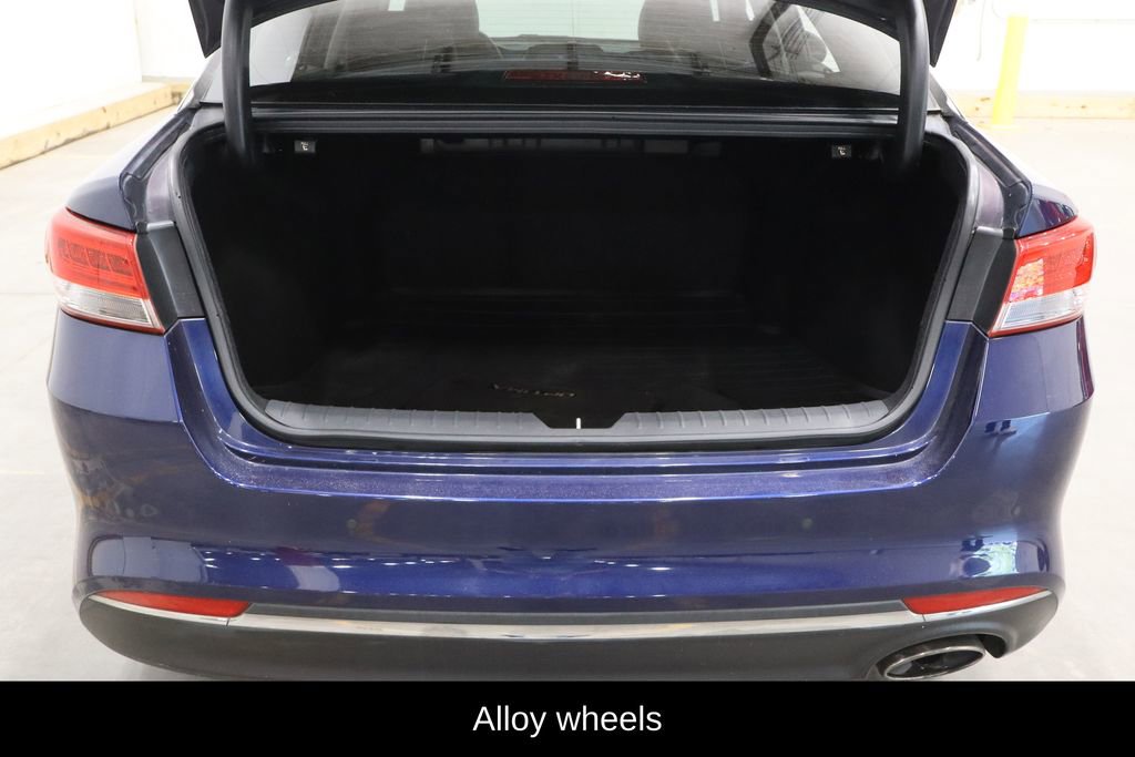 Used 2018 Kia Optima EX image 13