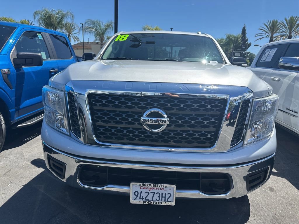 Used 2018 Nissan Titan SV image 2