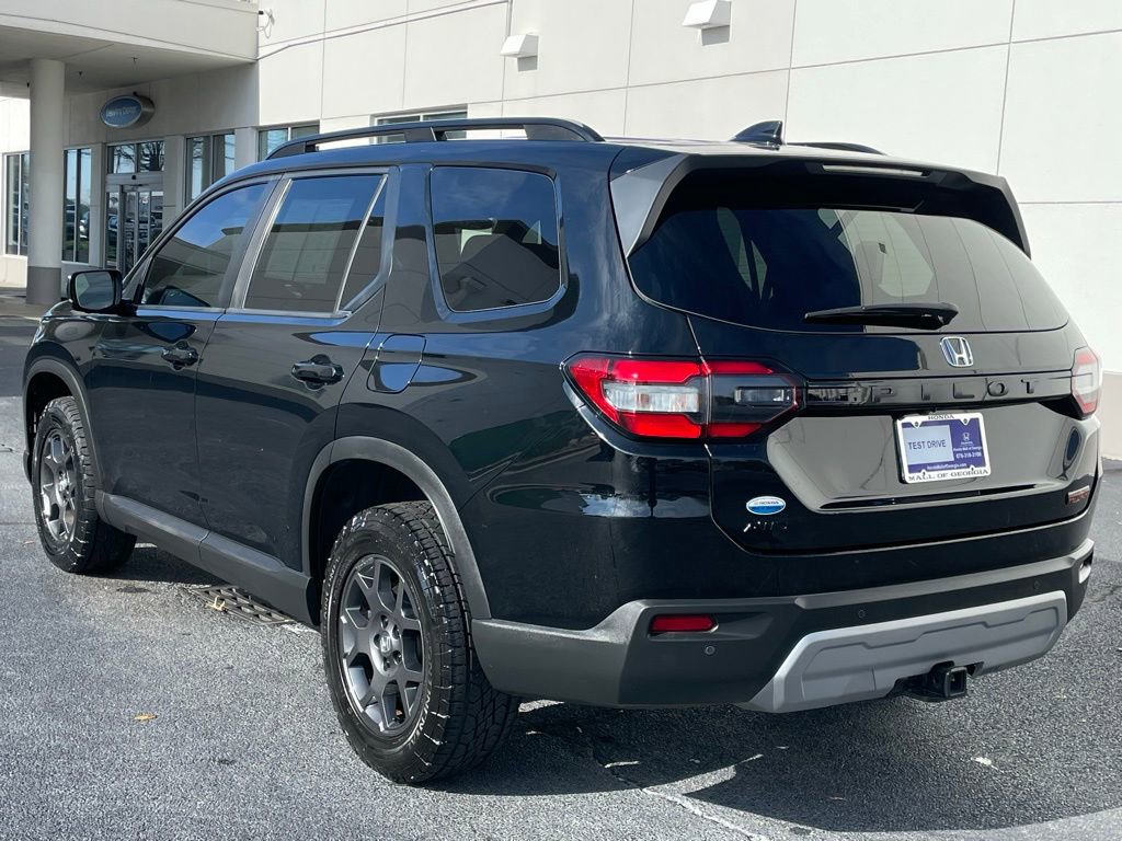 Used 2024 Honda Pilot TrailSport image 4
