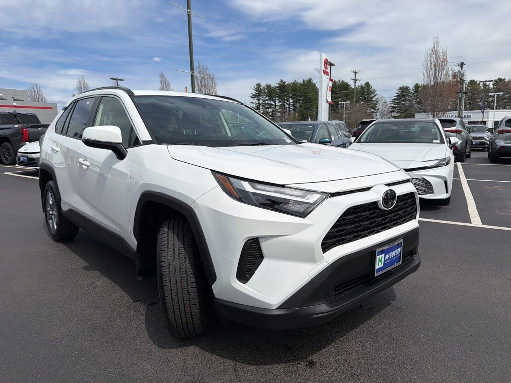 Used 2025 Toyota RAV4 XLE w/ Convenience Package AWD/4WD image 3