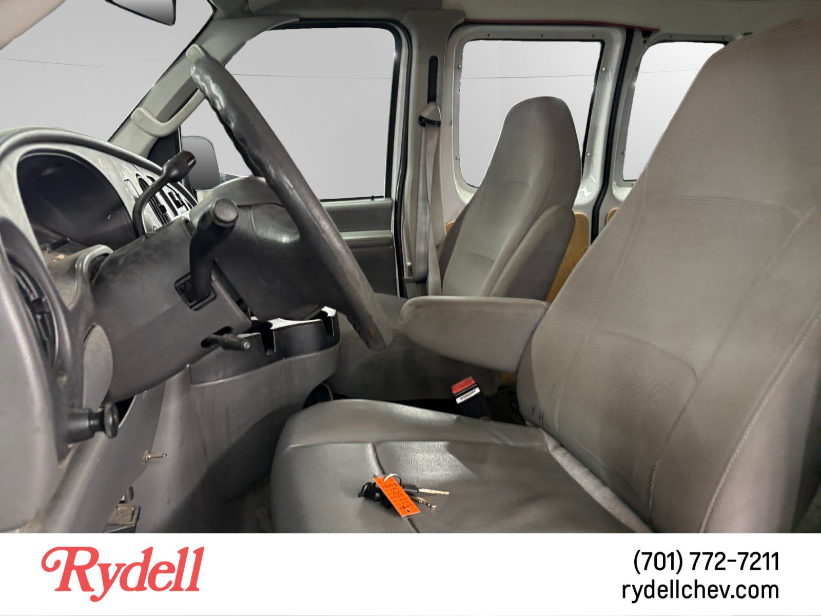 Used 2006 Ford E-350 and Econoline 350 Extended Super Duty RWD image 5