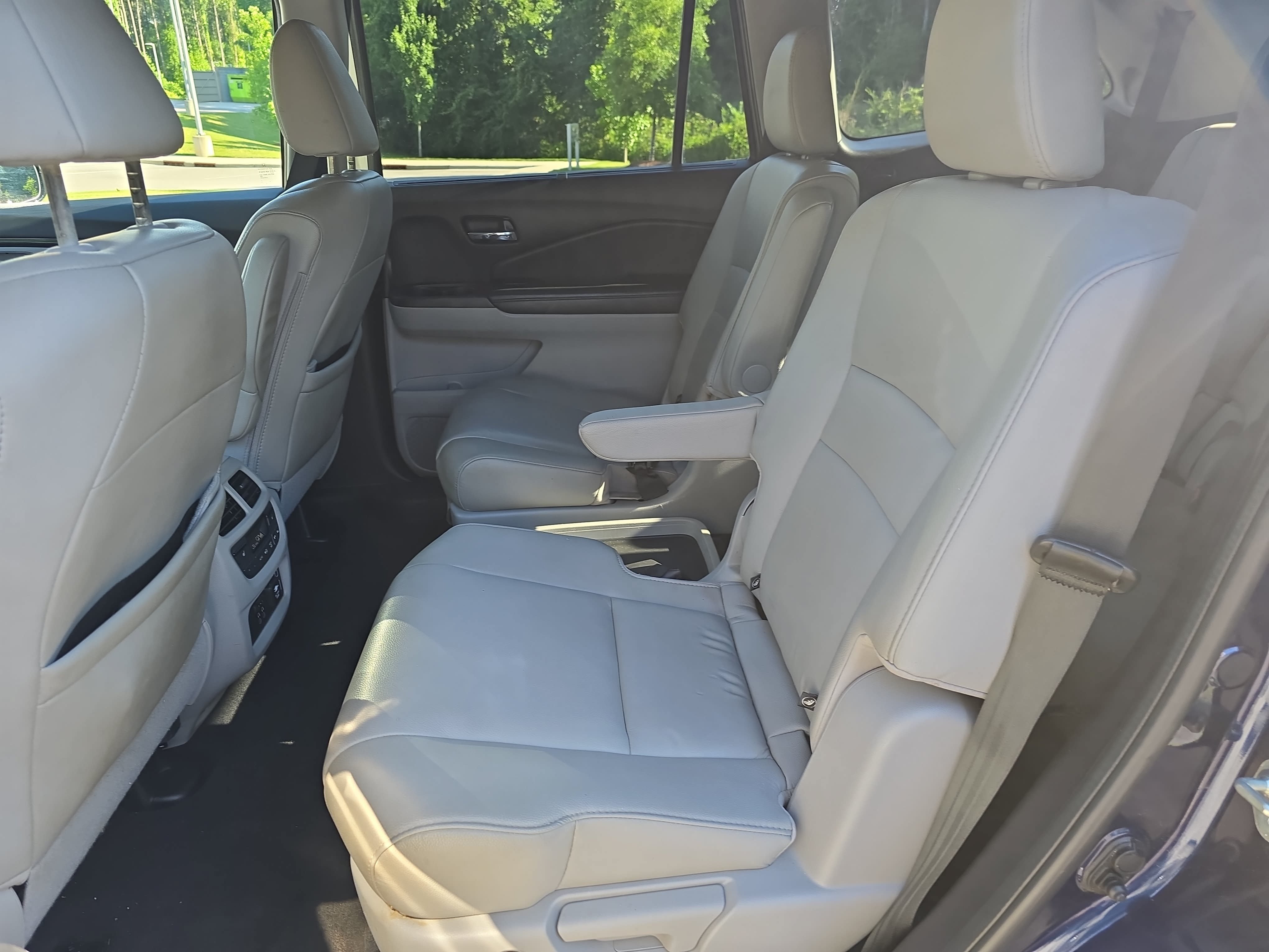 Used 2019 Honda Pilot Touring image 15