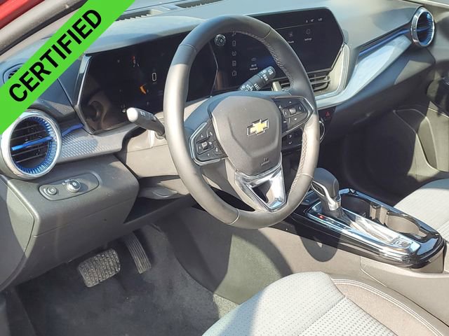 Certified 2025 Chevrolet Trax LT w/ LT Convenience Package image 11