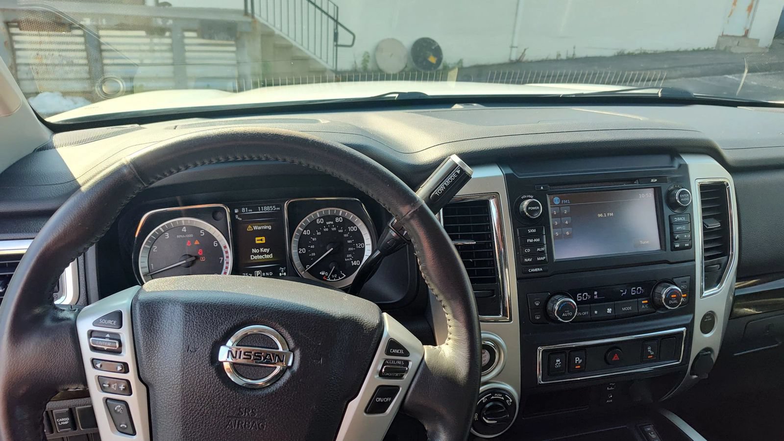 Used 2017 Nissan Titan SV AWD/4WD image 11
