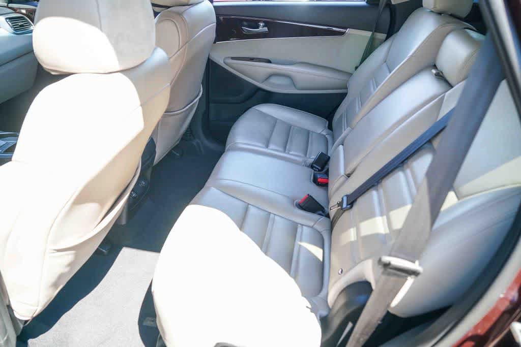 Used 2017 Kia Sorento FWD w/ LX Convenience Package image 17