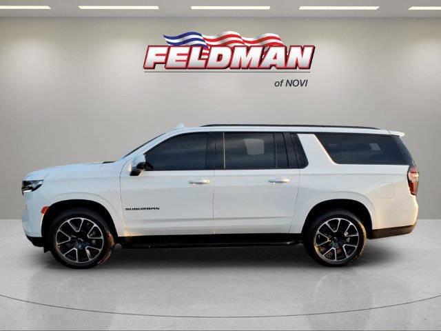 Used 2024 Chevrolet Suburban RST w/ Luxury Package RWD image 2