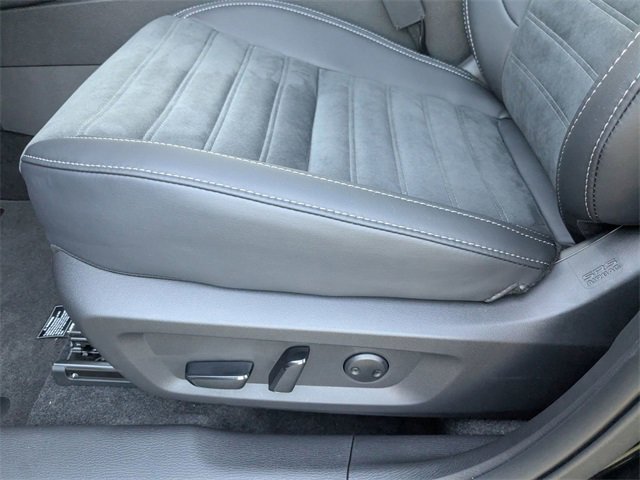 New 2025 Mitsubishi Outlander SE image 22