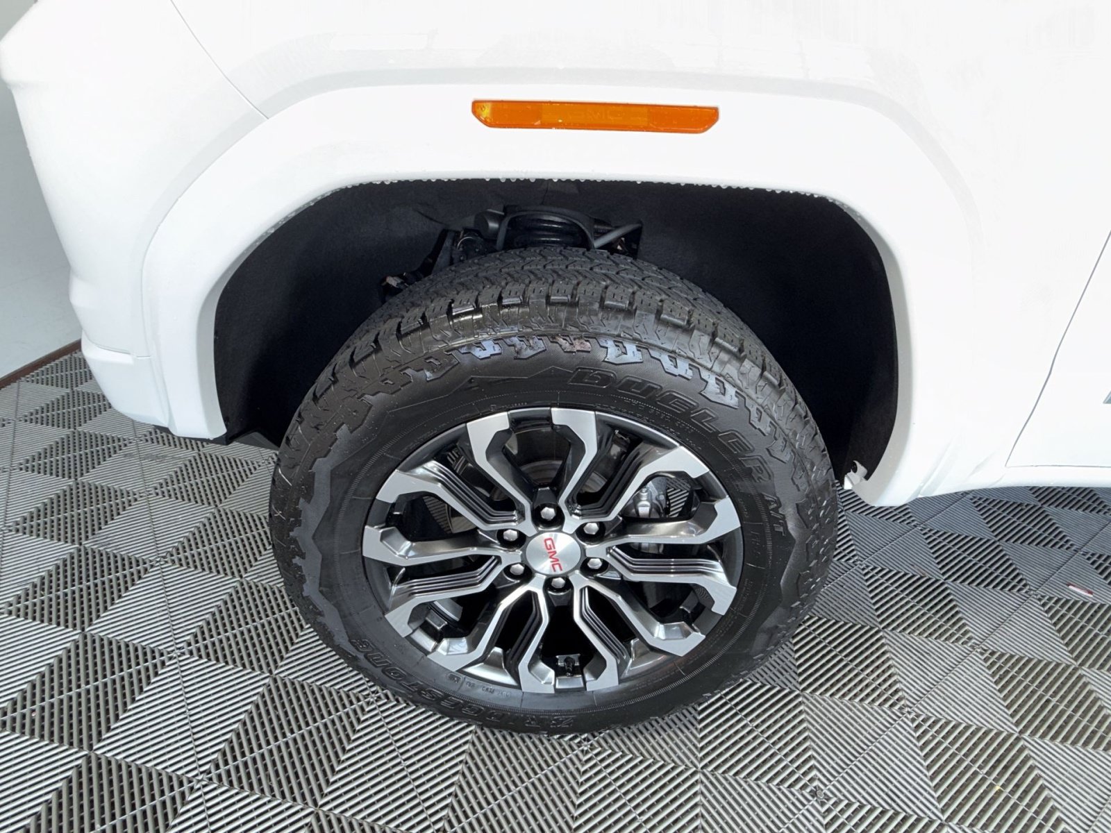 Used 2023 GMC Canyon Denali AWD/4WD image 12