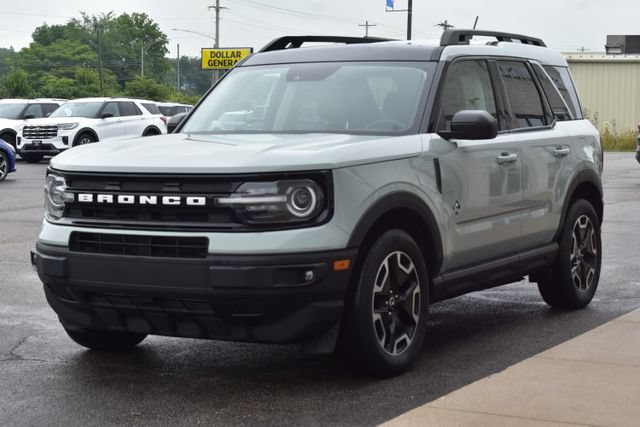 Used 2023 Ford Bronco Sport Outer Banks w/ Tech Package AWD/4WD image 14