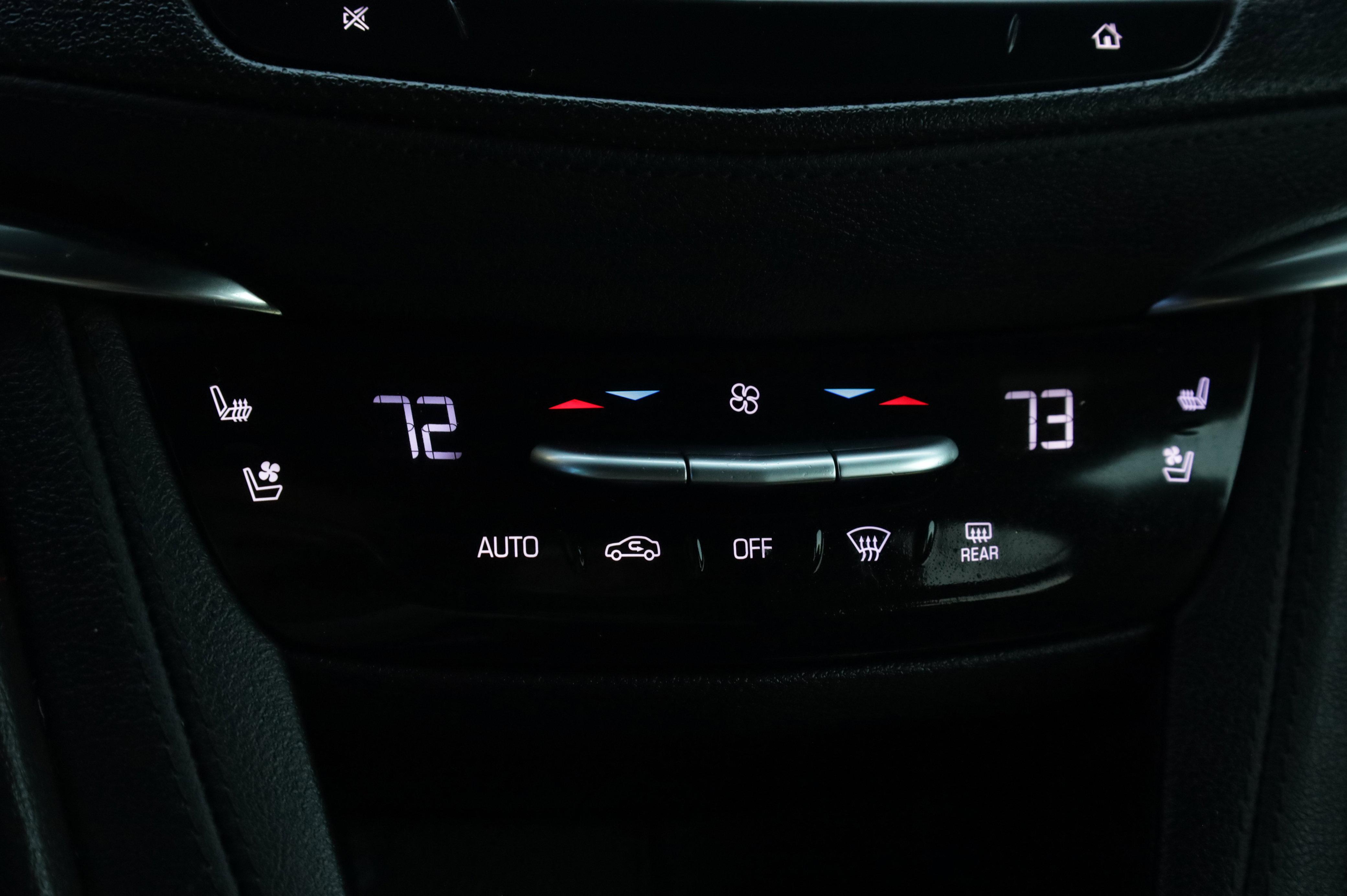 Used 2022 Cadillac XT5 Premium Luxury w/ Technology Package AWD/4WD image 13