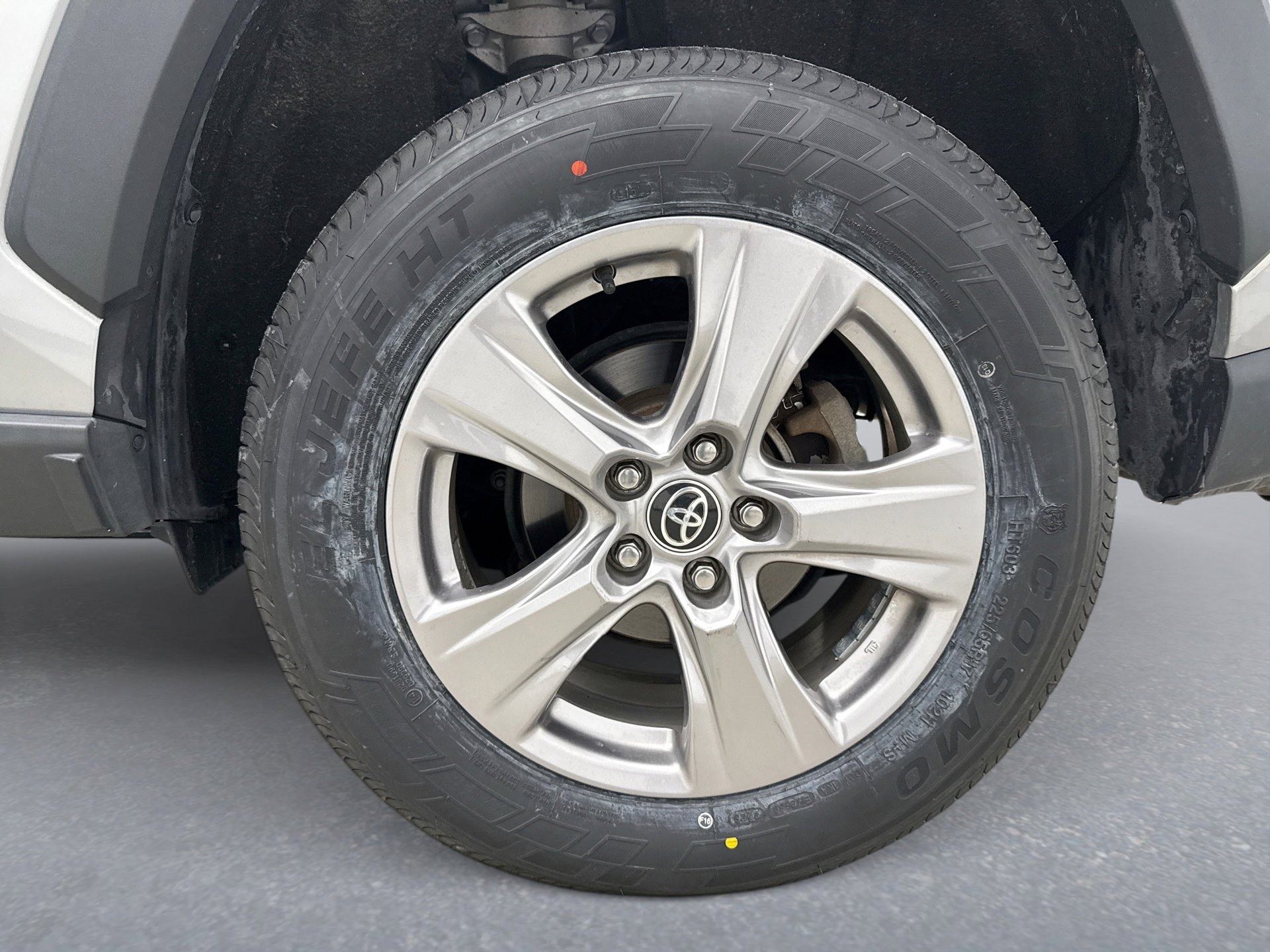 Used 2022 Toyota RAV4 XLE image 20